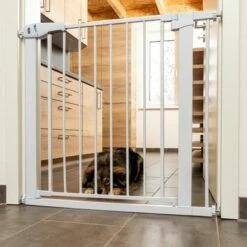 TIAKI Fehér Kutyarács 7 Cm-es Hosszabbítással 20% árengedménnyel! -Olcsó Zooplus bolt 334597 tiaki dog gate white fg 8184 1